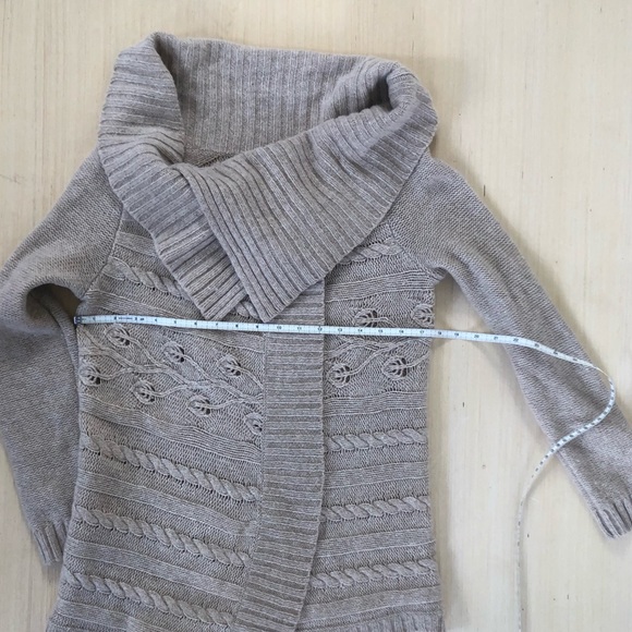 Gap “wrap” cardigan. Size medium. - Picture 2 of 14
